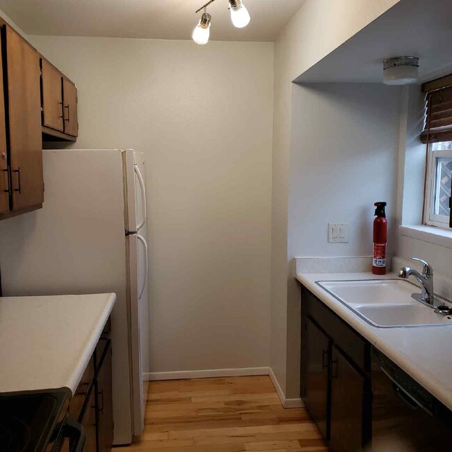 Foto del edificio - 1625 Longbow Ct