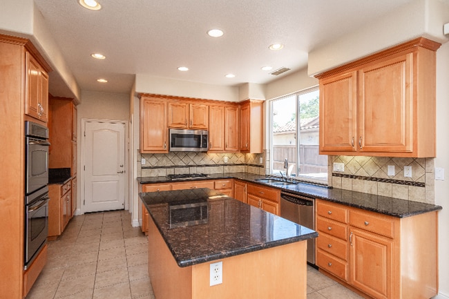 Building Photo - 11854 Cobble Brook Dr