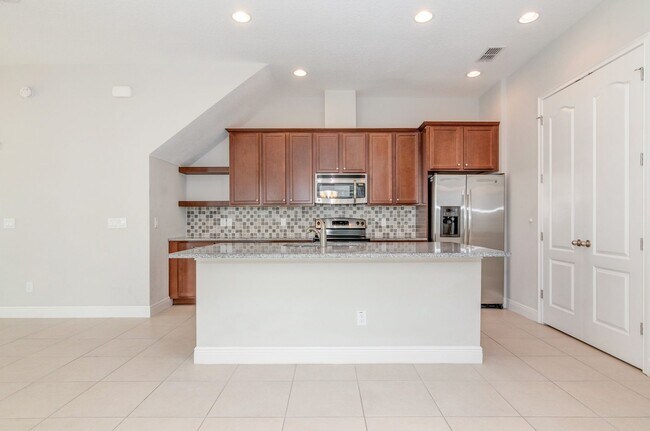 Foto del edificio - Beautiful 3 Bed/2.5 Bath Townhome for Rent...