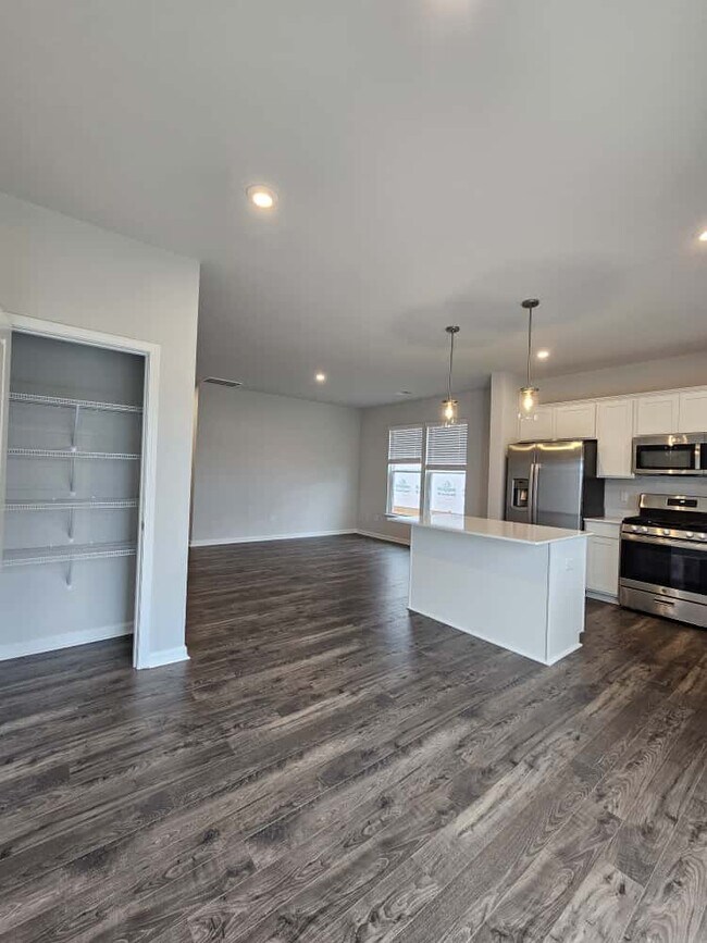 Building Photo - 161 Randwick Ln