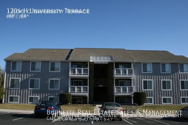Building Photo - Great location close to Virginia Tech