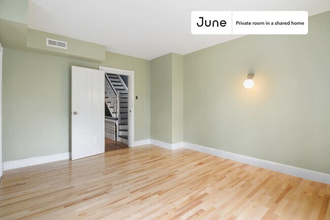 Building Photo - Room in Shared 7 bed/2.5 bath home