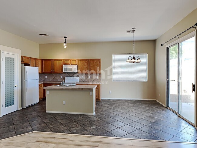 Foto del edificio - 15843 N 135th Dr