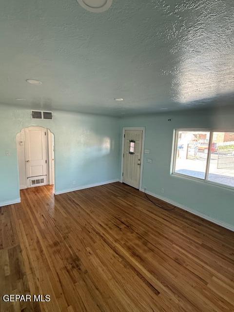 Foto del edificio - 4642 Walter Ln