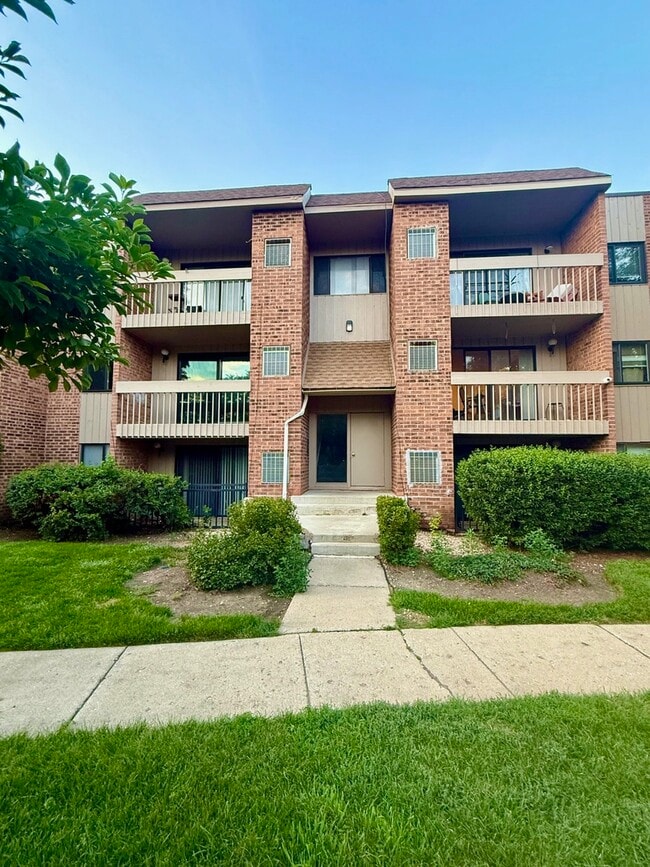 Building Photo - 1322 E Ports O Call Dr