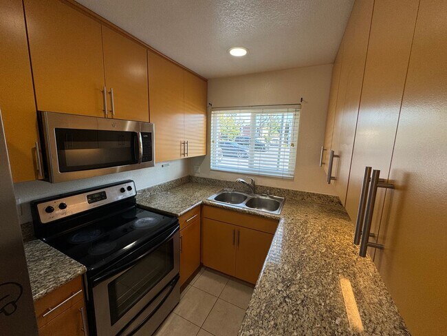 Foto del edificio - Galleria  Town Homes 2 Bedroom 1.5 Bath in...