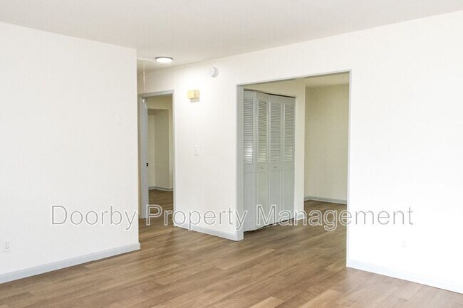 Building Photo - 1300 Koblan Dr