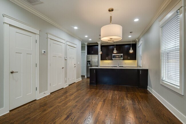 Foto del edificio - Beautiful build in Cleveland Park (Downtow...