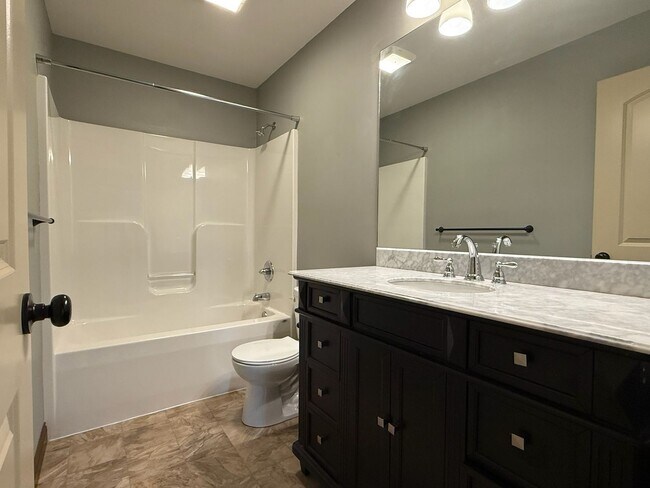 Foto del edificio - 3 bedroom 2 bath in Washburn Rural District