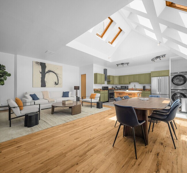 Foto del edificio - 350 Bowery