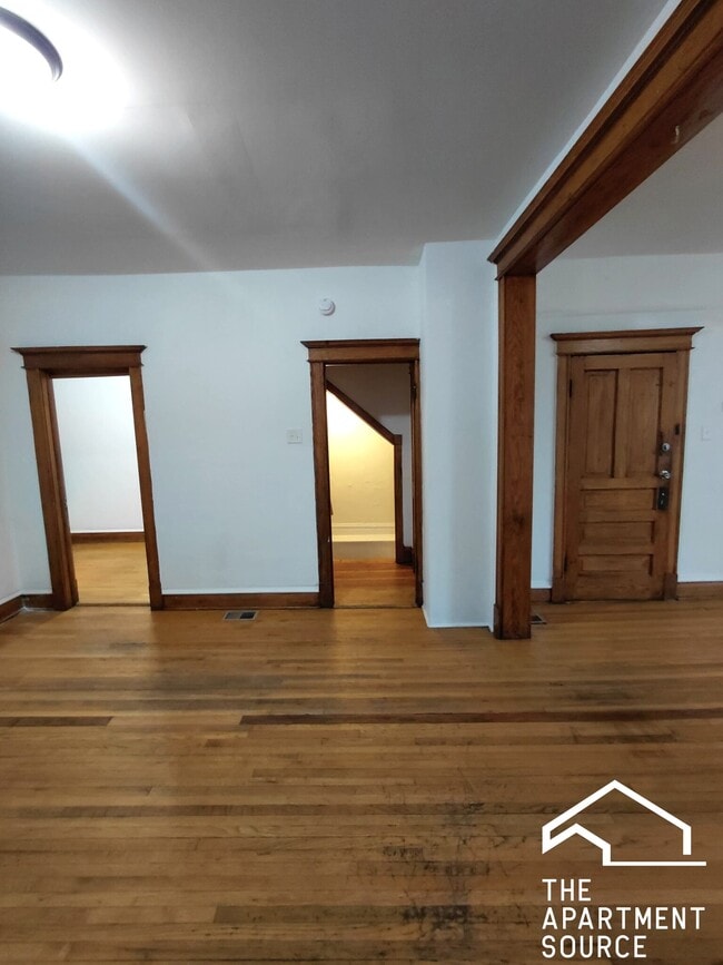 Building Photo - 2215 S Albany Ave