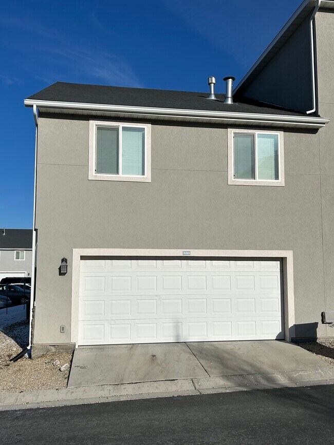 Building Photo - 14369 S Oakfield Way