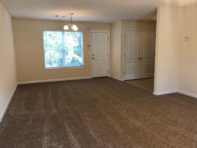 Foto del edificio - BRIDGEWATER HOME! PRE-LEASING FOR AUGUST 2...