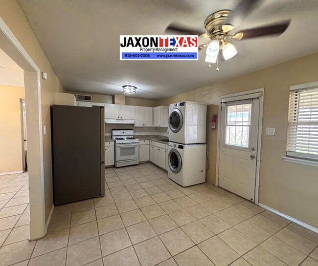 Building Photo - 9329 Roanoke Dr