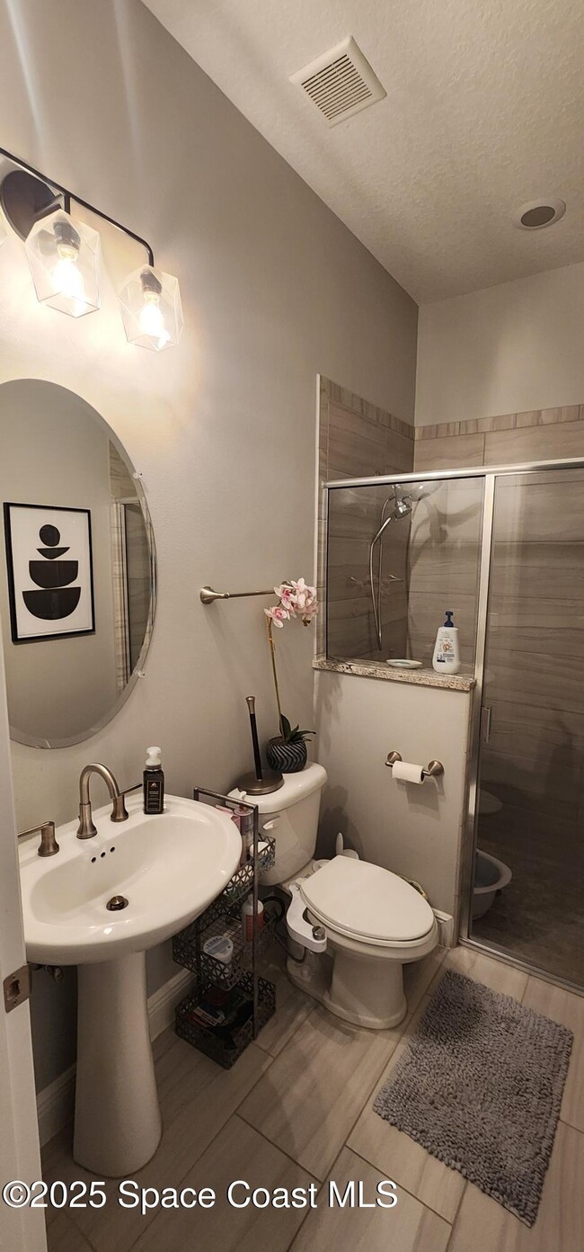 Building Photo - 2626 Florencia Pl
