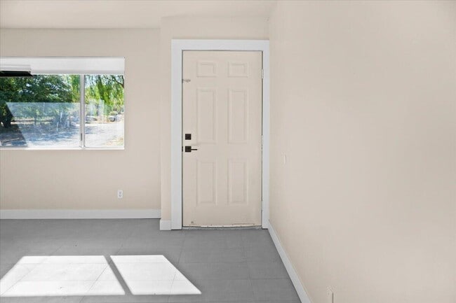 Building Photo - 60440 Granada Dr