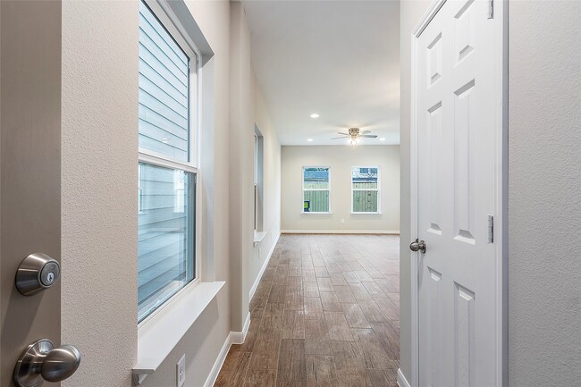 Building Photo - 17115 Wilthorne Colony Ct