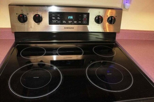 Building Photo - 221 Bilbao St