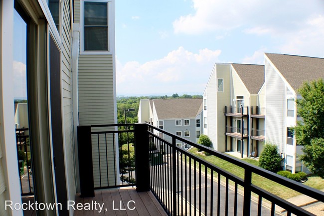 Building Photo - 1336 Hunters Rd