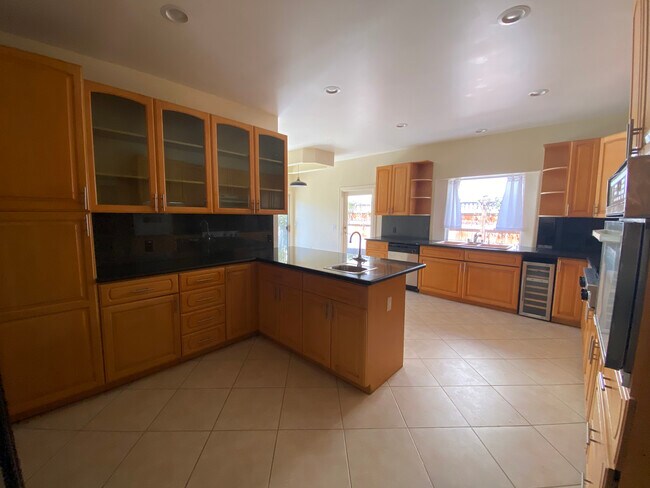 Cocina - 1947 Kelton Ave