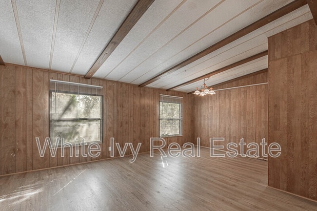 Foto del edificio - 30 Allen Rd