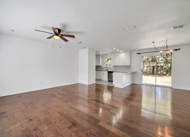 Building Photo - 309 Pontevedra Ln