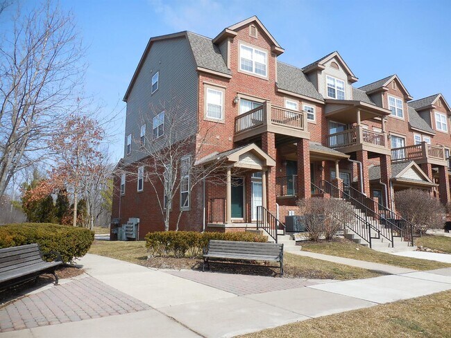 Building Photo - 2887 Barclay Way