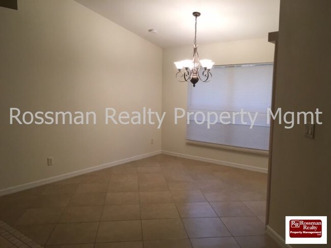 Building Photo - 1041 Alcalde St E