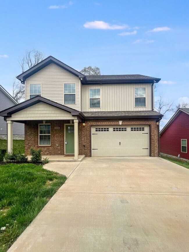 Building Photo - Spacious 3-Bedroom Home in a Prime Locatio...