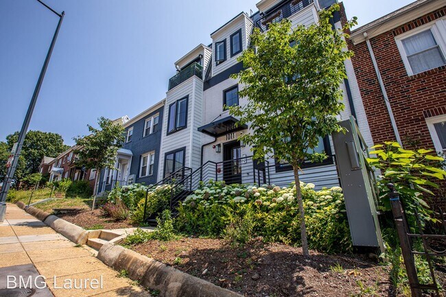 Building Photo - 1 br, 2 bath House - 1011 18th St NE (#05)