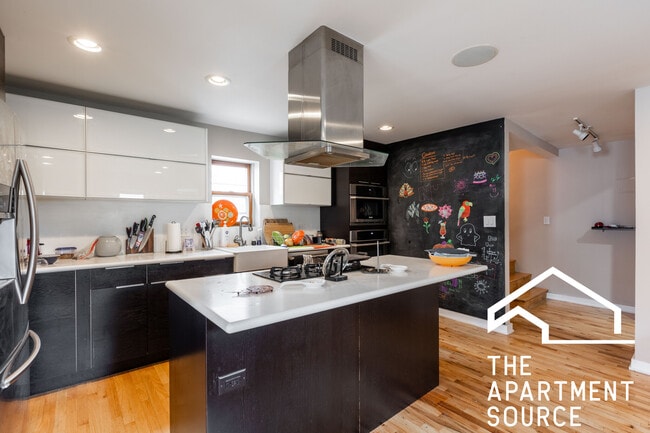 Building Photo - 1939 N Winchester Ave