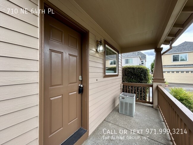 Building Photo - 710 NE 64th Pl