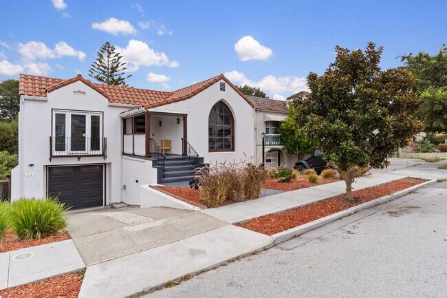 Building Photo - Recently Remodeled 4 Bed, 2 Bath Millbrae ...