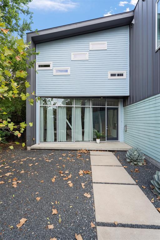 Building Photo - 900 Brentwood St