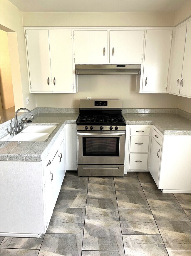 Foto del edificio - 538 Silverwood Ave