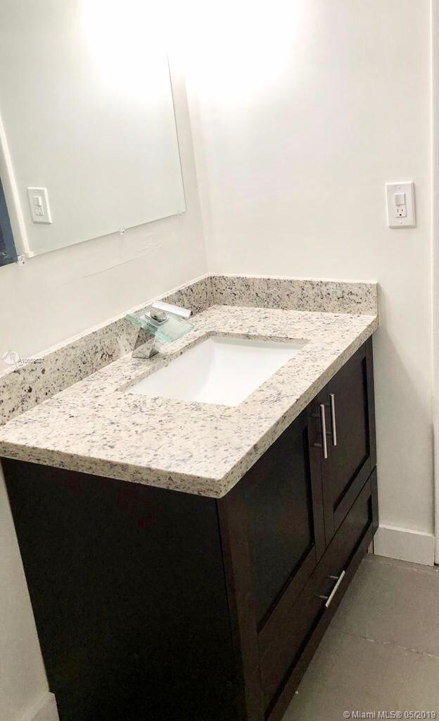 Foto del edificio - 1450 NE 191st St