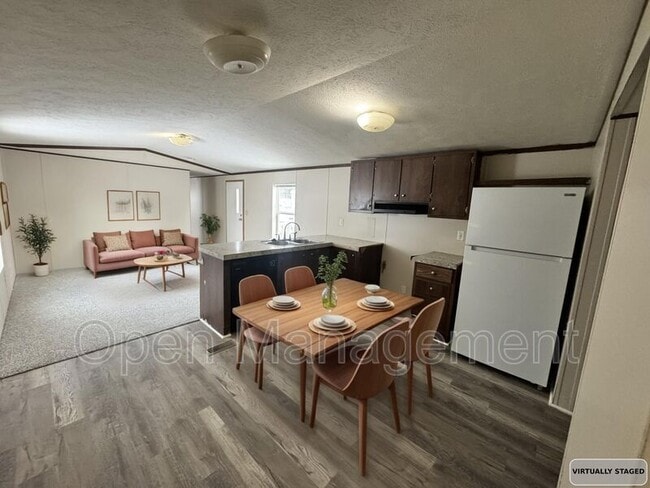 Building Photo - 301 Mantle Ave