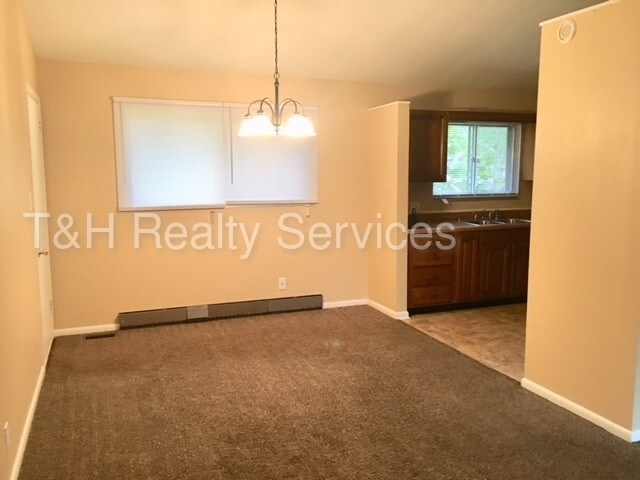 Building Photo - PENDING-Charming Ranch in Wayne Township!