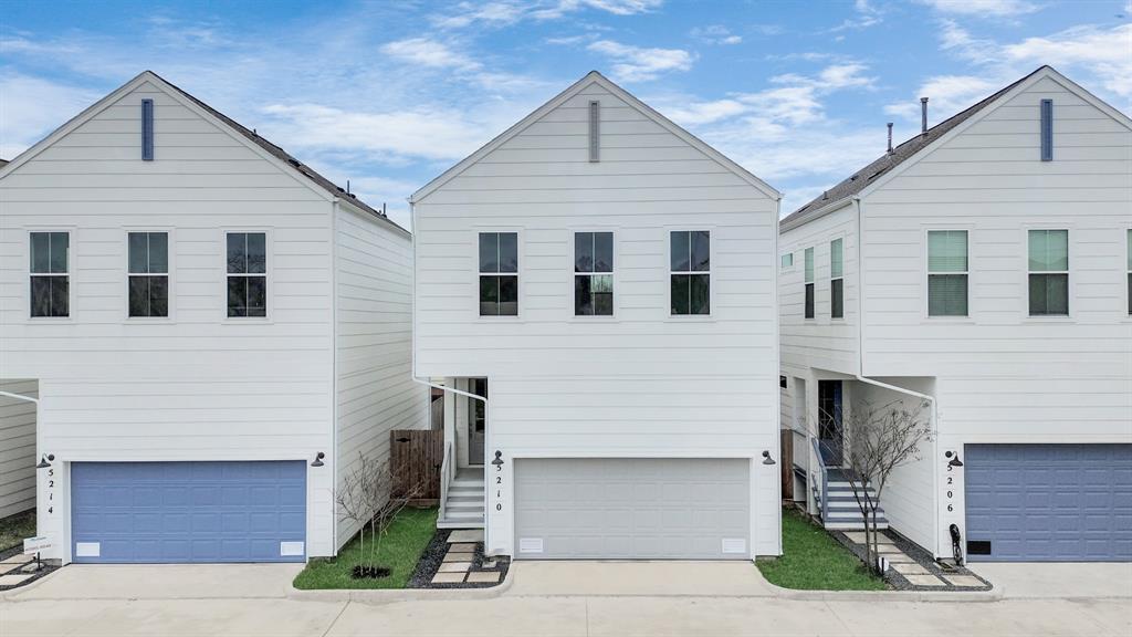 Foto principal - 5210 Burress Springs Ln