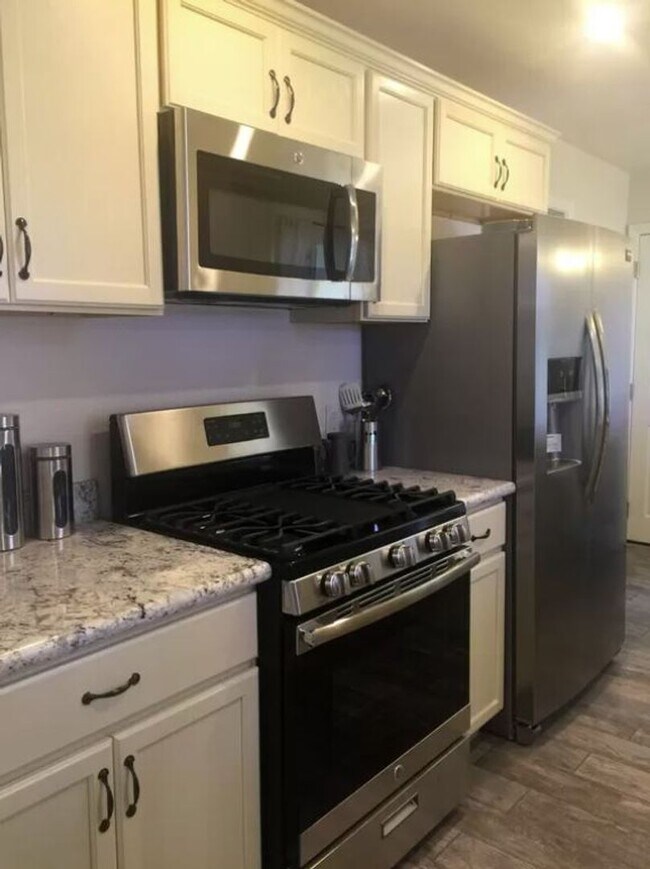 Building Photo - Updated 3bed/1 bath in West Sac