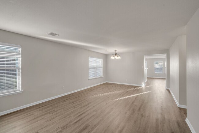 Foto del edificio - 9518 Milas Way