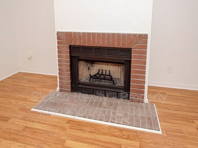 Building Photo - 5205 Napoleon Dr