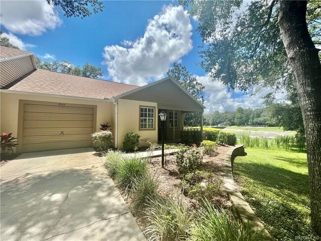 Building Photo - 3742 N Lakeside Village Dr
