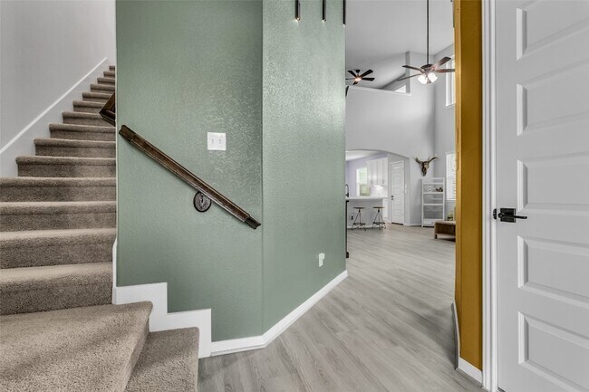 Foto del edificio - 5338 CJ Walker Ln