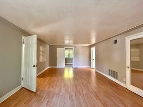 Building Photo - 2532 Maffett St