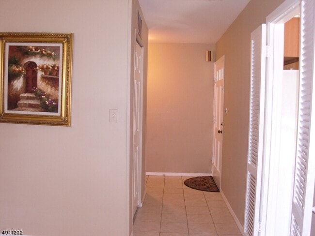 Foto del edificio - 1 Tripplet Rd