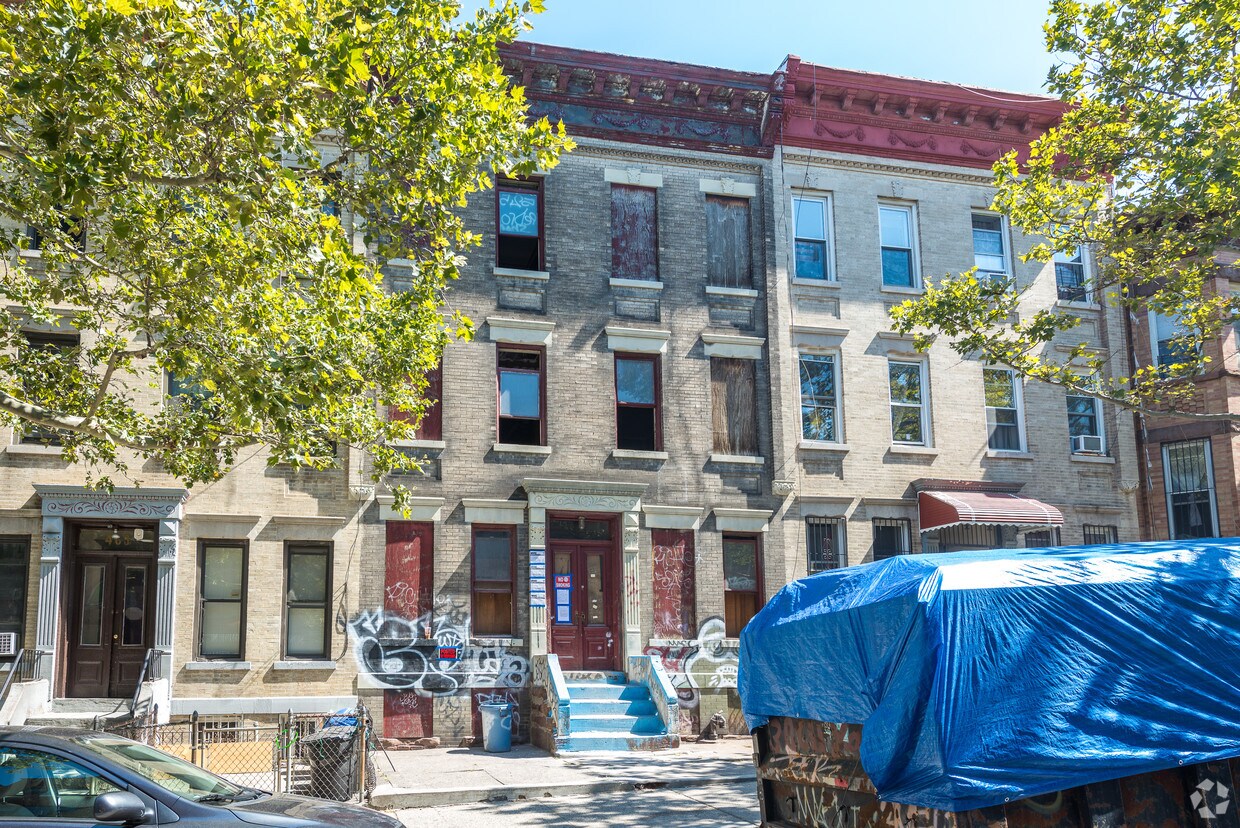 Foto principal - 467 52nd St