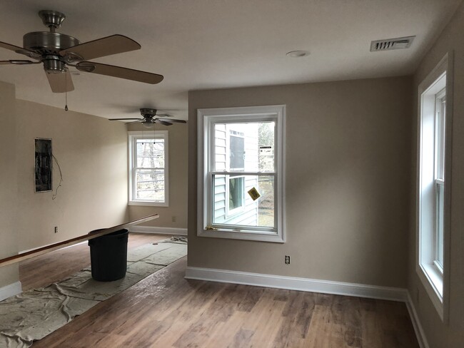 Open concept living/dining room/den - 23 Mill St