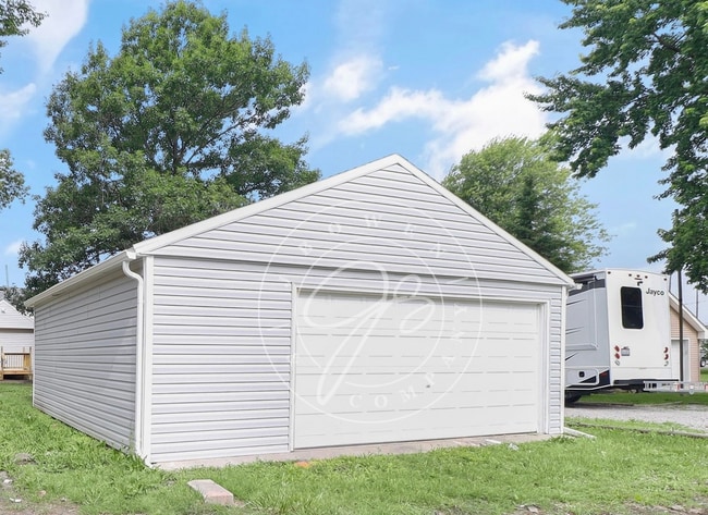 Building Photo - Unique rental opportunity in the heart of ...
