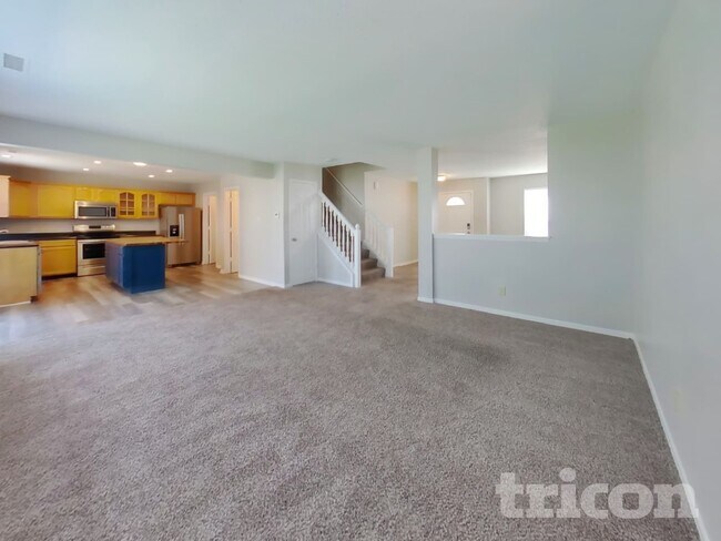 Foto del edificio - 712 Holly Rose Way